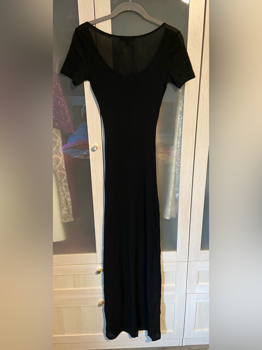 Khy Sheet Black Short-Sleeve Maxi Dress — Elegant Everyday Staple - Picture 3 of 5